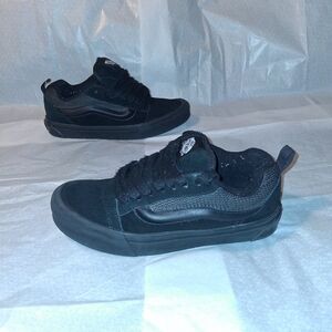 Vans Knu Skool Sneakers, Women 8 = Men 6.5